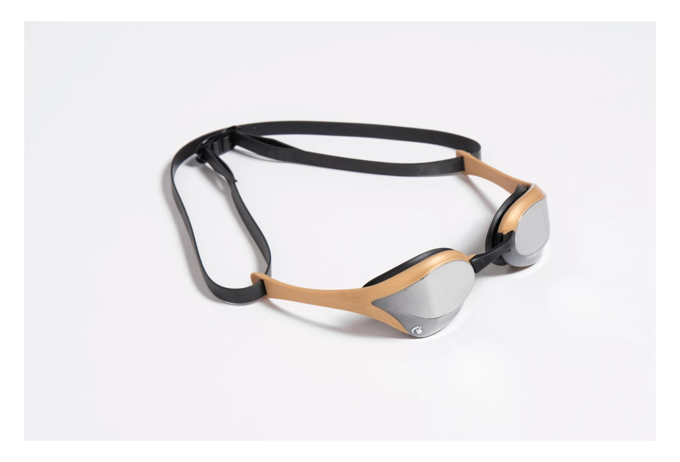 Arena COBRA ULTRA SWIPE MR SILVER GOLD Swimgoggles 6 Arena COBRA ULTRA SWIPE MR SILVER GOLD Swimgoggles - Image 4