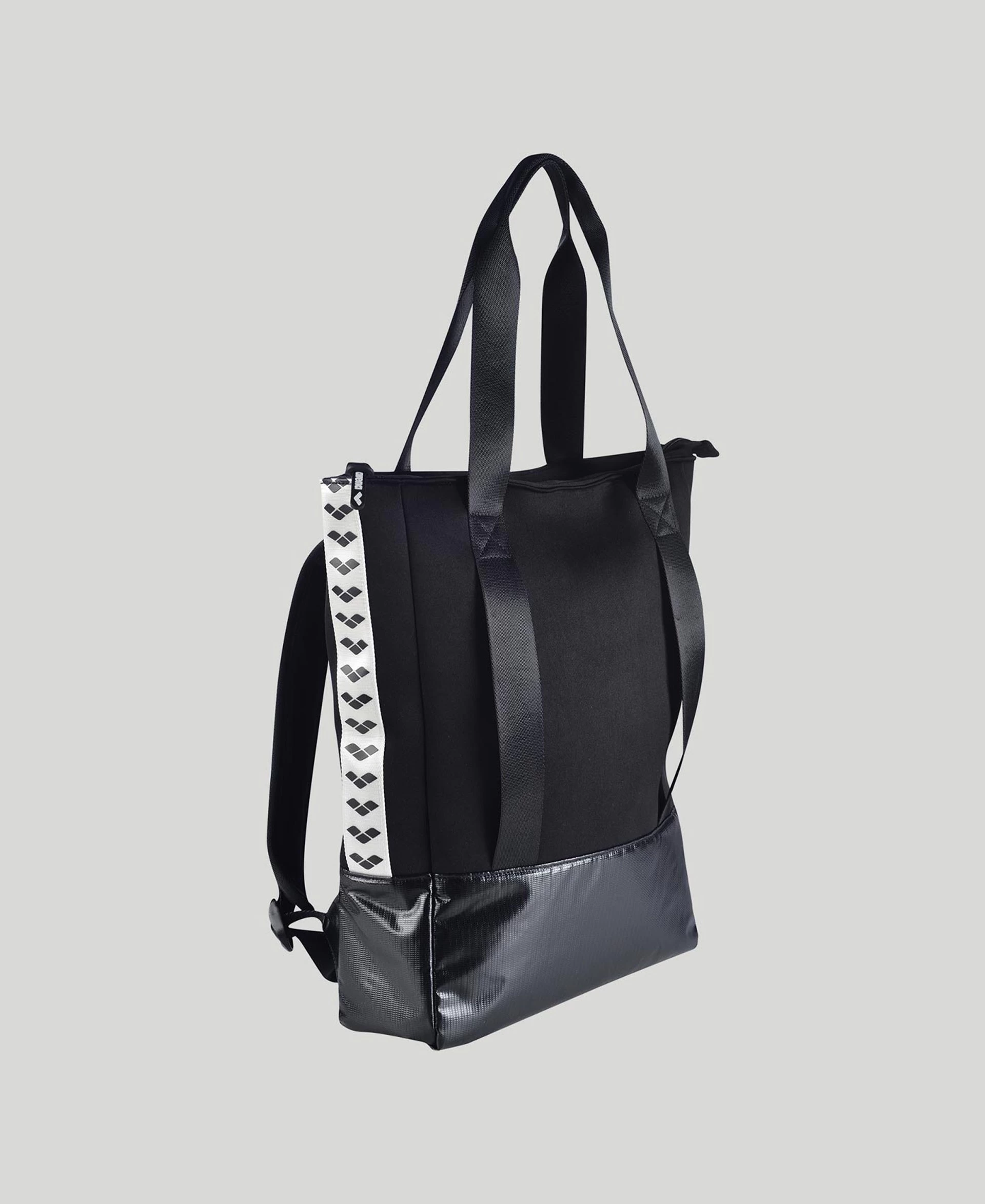 Arena Fast Tote All-Black 6 Arena Fast Tote All-Black - Image 4