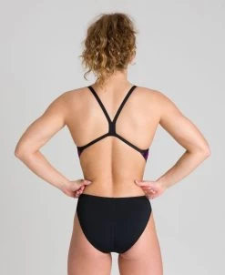 Arena Team Painted Stripes Challenge Back One Piece 26 Arena Team Painted Stripes Challenge Back One Piece -Arena Shop ftp m magentoproduct photos003624503 002 xl