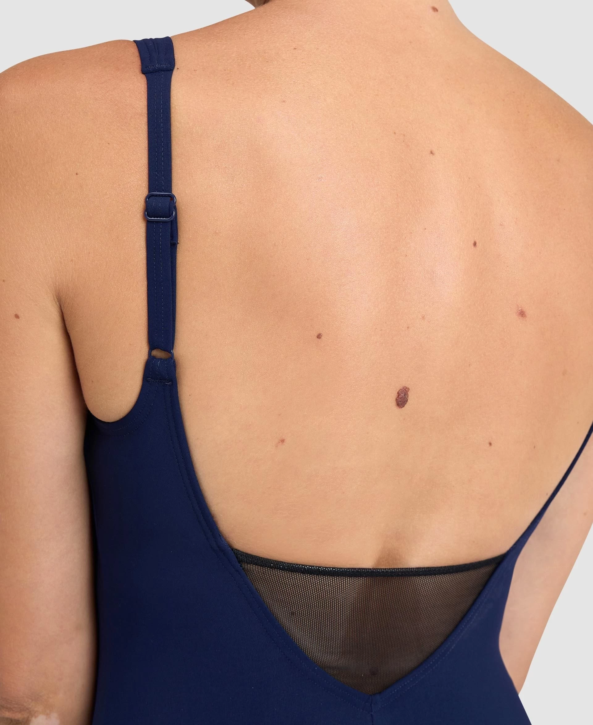 Arena Manuela BodyLift U Back One Piece 11 Arena Manuela BodyLift U Back One Piece - Image 9