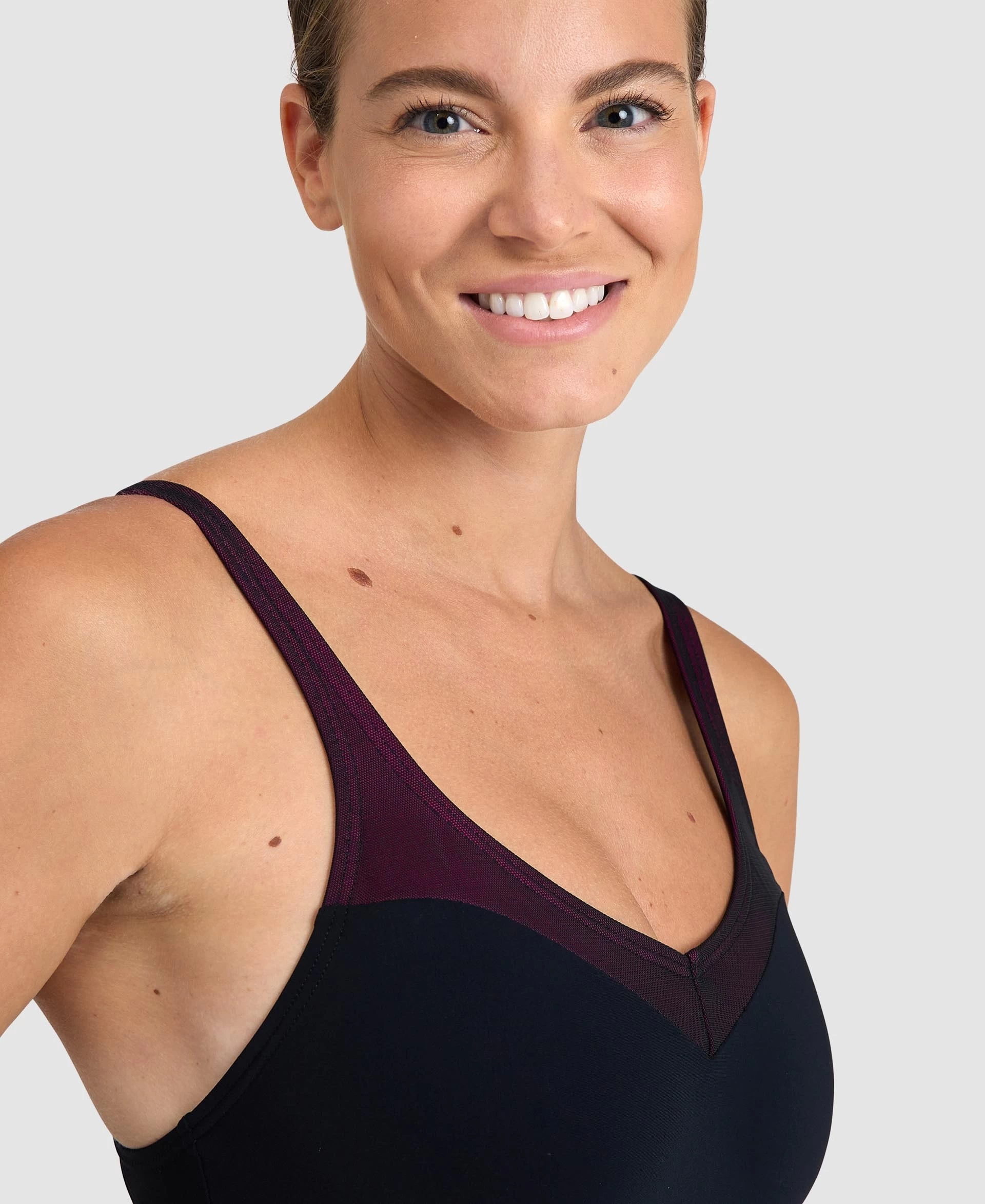 Arena Isabel LightCross Back One Piece 15 Arena Isabel LightCross Back One Piece - Image 13